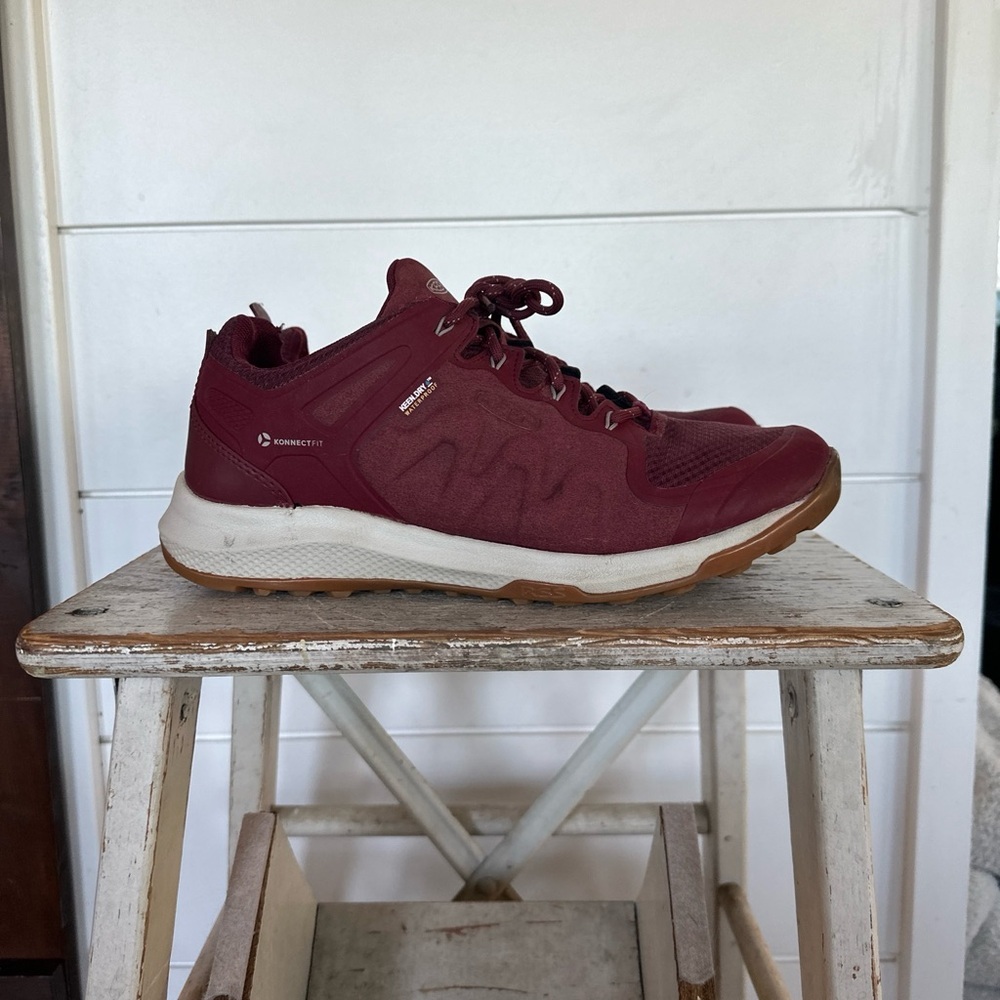 Keen Explore  Shoes Women's Size 9.5 Red Waterproof Hiking Connect Fit Sneaker